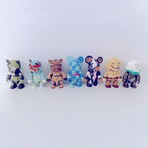 Toy2R - 7 Qee Series Mini Figurines - Picture 5 of 5